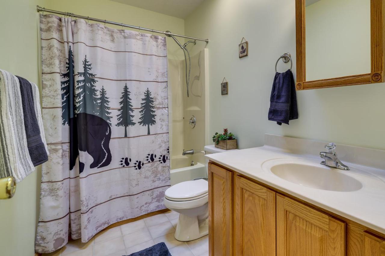 Cozy Big Bass Lake Home With Hot Tub And Game Room! Gouldsboro Luaran gambar